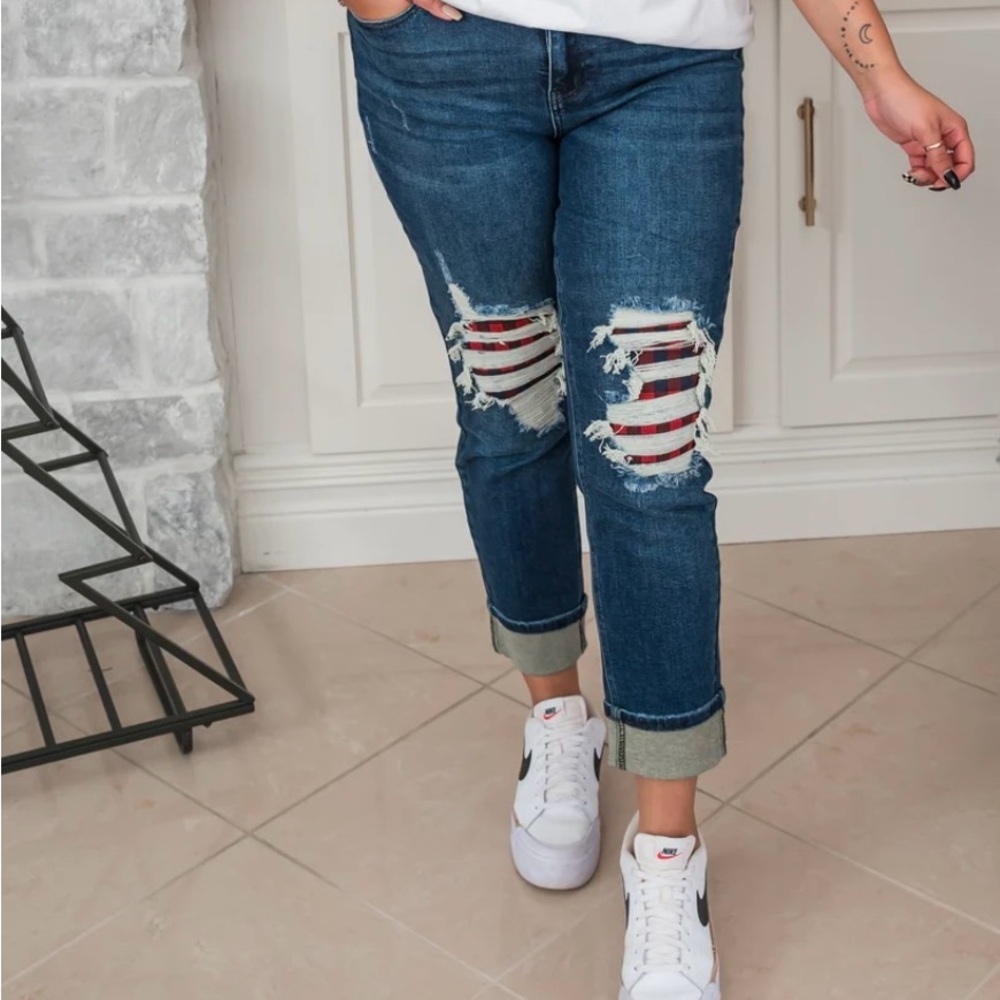 Nwt Judy Blue Stylish Blue Distressed Jeans with plaid under distress. 14w & 18w - Picture 4 of 6